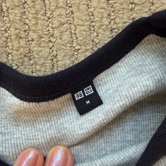 Uniqlo Slub Cotton Raglant Shirt, M, Heathered Grey/True Navy - Picture 3 of 6